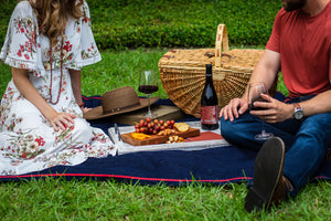 Secret Spots To Enjoy A Romantic Picnic Hamper In Sydney